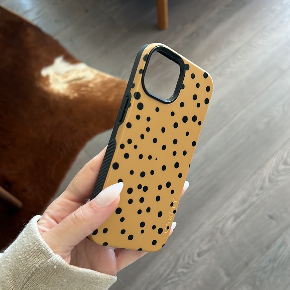 Casely Dotted Animal iPhone 14 Case